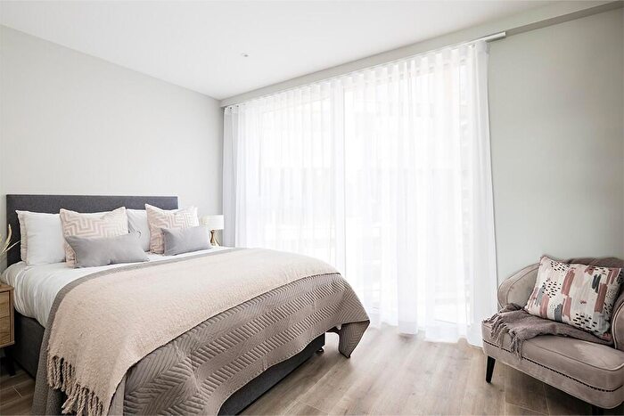 2 Bedroom Duplex For Sale In Grinstead Road, Deptford, SE8