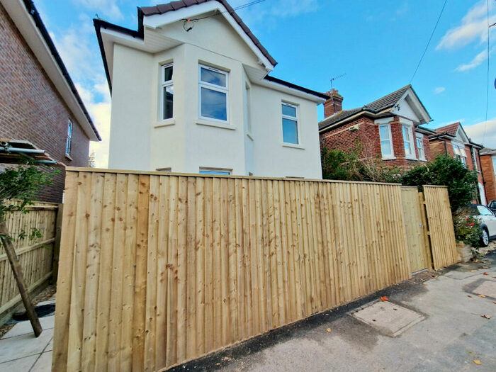 2 Bedroom Flat To Rent In Evelyn Road, Bournemouth, Dorset, BH9