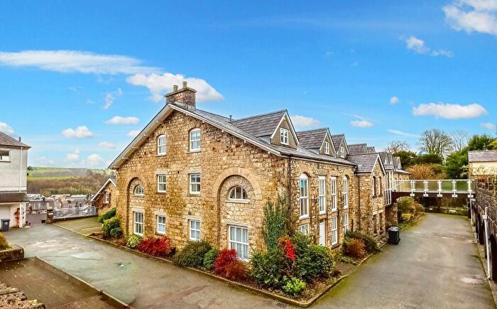 2 Bedroom Flat For Sale In High Fellside, Kendal, LA9