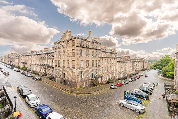 3 Bedroom Flat To Rent In Northumberland Place, New Town, Edinburgh, EH3