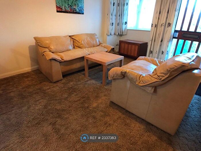 1 Bedroom Terraced House To Rent In Englefield Green, Englefield Green, TW20