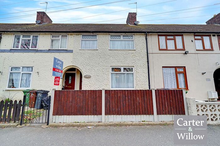 3 Bedroom Terraced House For Sale In Dagenham Avenue, Dagenham, RM9