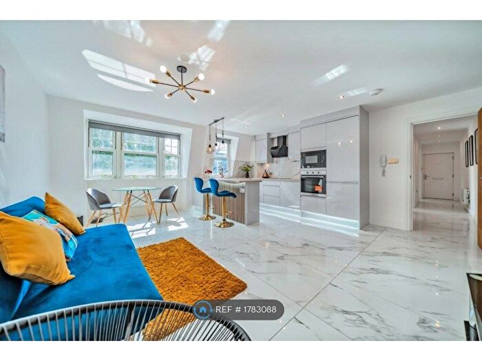 2 Bedroom Flat To Rent In Coombe Lane, London, SW20