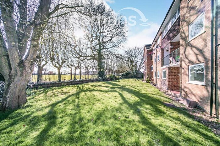 2 Bedroom Apartment To Rent In Morton Court, Reading, RG2