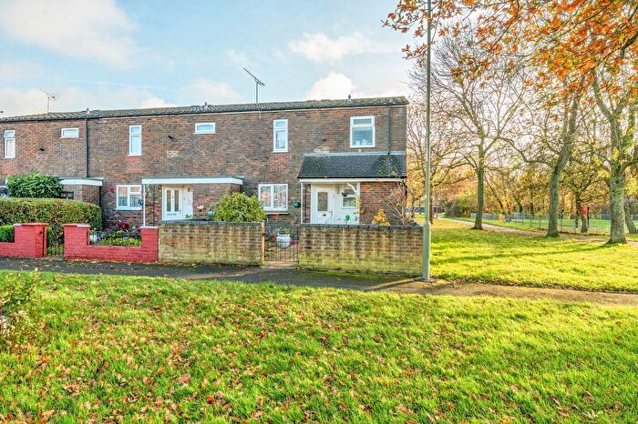 3 Bedroom End Of Terrace House For Sale In Anglesey Close, Basingstoke, RG24