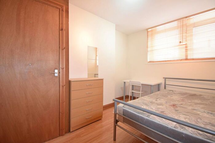 7 Bedroom House To Rent In North Road, Cardiff, CF10