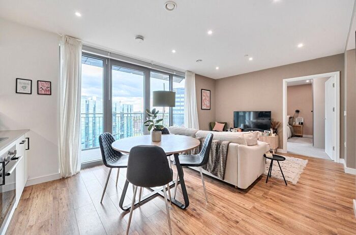 1 Bedroom Flat For Sale In Malvern House, Palmer Road, London, SW11