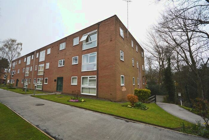 2 Bedroom Flat To Rent In Catherine House, Lodge Court, Heaton Mersey, SK4