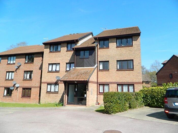 2 Bedroom Flat To Rent In Wallis Way, Horsham, RH13
