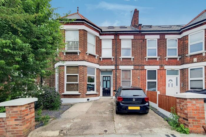 3 Bedroom Flat To Rent In Fordwych Road, London, NW2