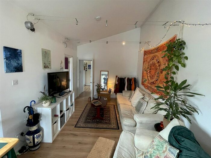 2 Bedroom Flat To Rent In Filton Avenue, Horfield, Bristol, BS7