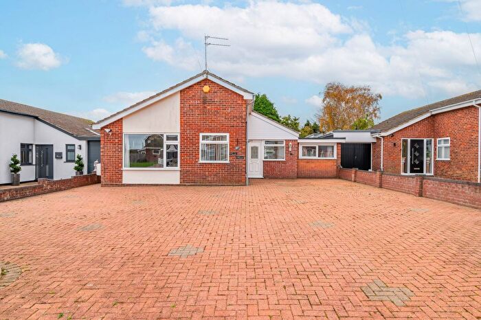 3 Bedroom Detached Bungalow For Sale In Lawnswood Drive, Caister-On-Sea, NR30
