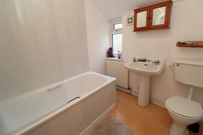 4 Bedroom Flat To Rent In Gordon Road, Cathays, Cardiff, CF24