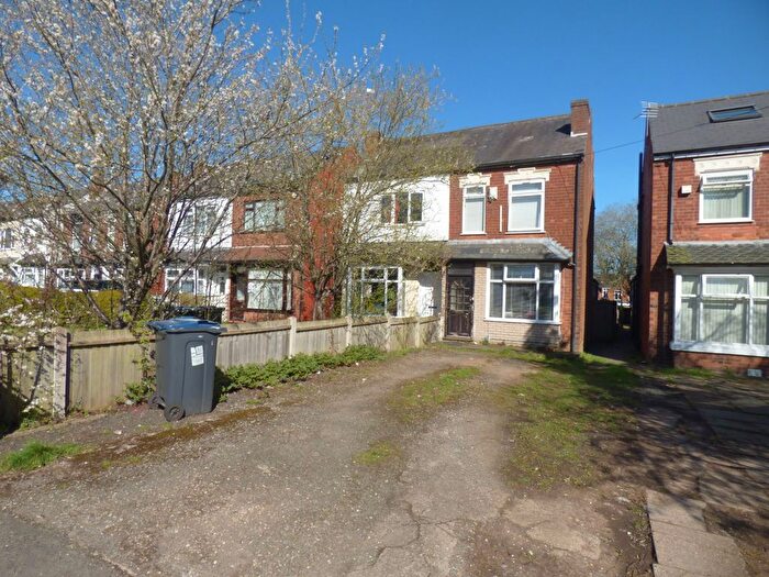3 Bedroom Semi Detached House For Sale In Umberslade Road, Birmingham, B29
