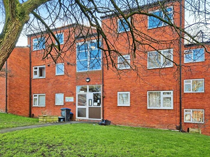 2 Bedroom Flat For Sale In Bramham Drive, Harrogate, HG3