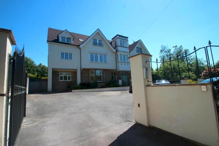 3 Bedroom Flat To Rent In Kent Road, Harrogate, HG1