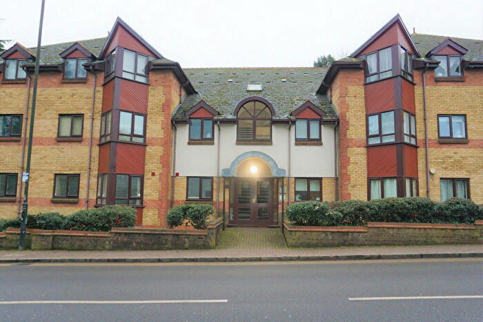 2 Bedroom Apartment To Rent In Hatfield Road, St. Albans, AL1