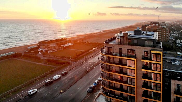 1 Bedroom Flat To Rent In Kingsway, Hove, BN3