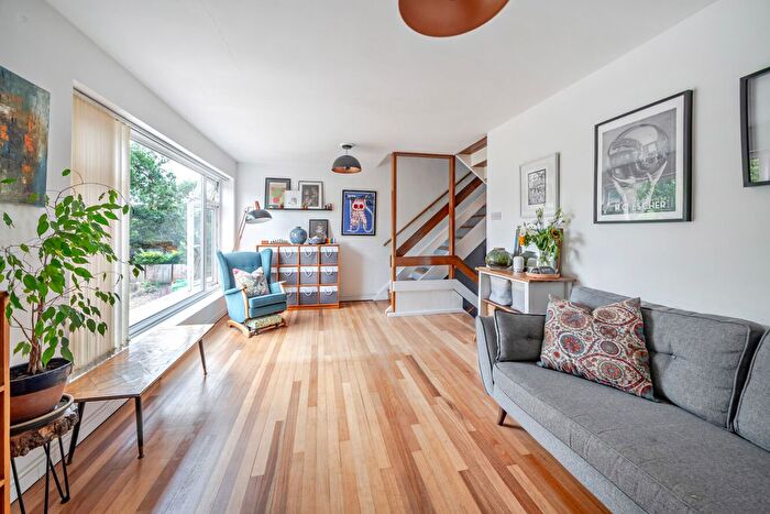 4 Bedroom Terraced House For Sale In Cornford Close, Bromley, BR2