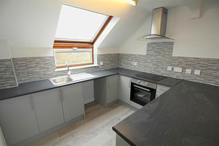 2 Bedroom Flat To Rent In Tonnelier Road, Dunkirk, Nottingham NG7