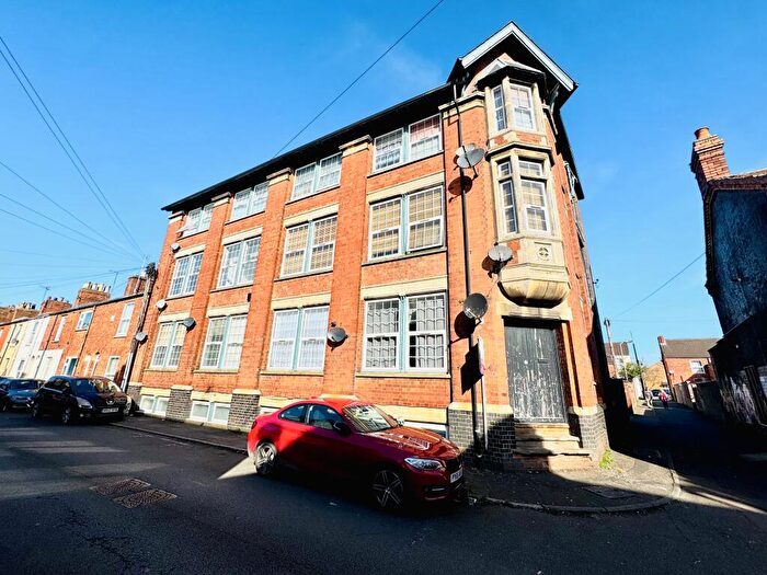 2 Bedroom Flat To Rent In Havelock Street, Kettering, NN16