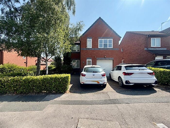 4 Bedroom Detached House For Sale In Pinders Green Drive, Methley, Leeds, LS26