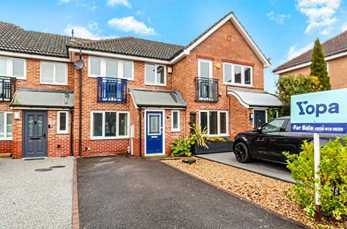 3 Bedroom Town House For Sale In Wain Avenue, Chesterfield, S41