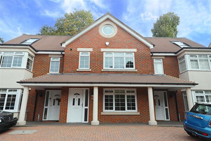 4 Bedroom Terraced House To Rent In The Avenue, Northwood, HA6