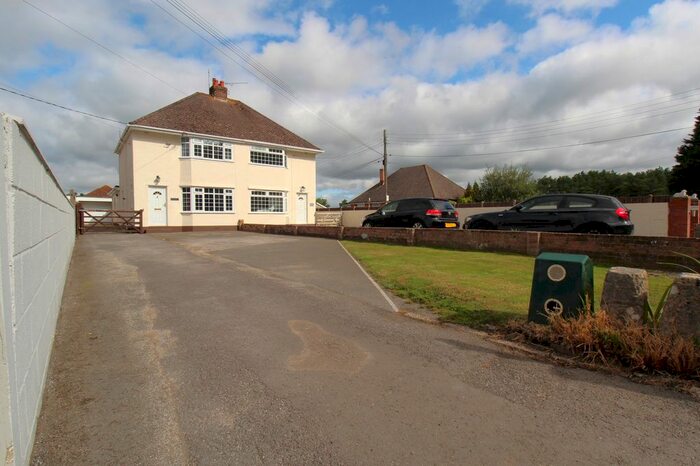 3 Bedroom Semi-Detached House For Sale In Wareham Road, Holton Heath, BH16