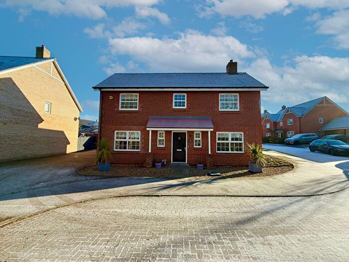 4 Bedroom Detached House For Sale In Friendship Lane, Wing, LU7