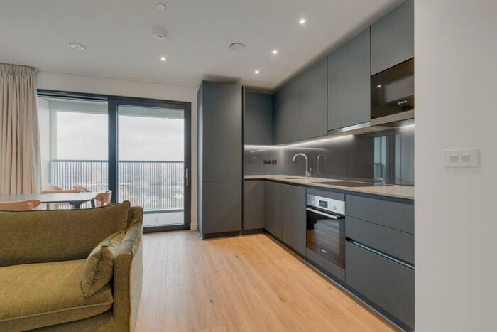 1 Bedroom Apartment To Rent In Riverstone Heights, Reed Avenue, Bromley By Bow, E3