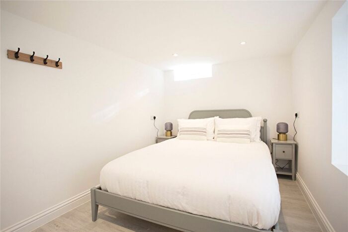 1 Bedroom Flat To Rent In Warwick Road, Worthing, West Sussex, BN11