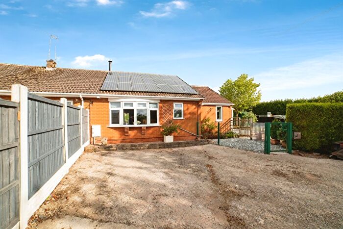 3 Bedroom Semi-Detached Bungalow For Sale In Newton Road, Tibshelf, Alfreton, DE55