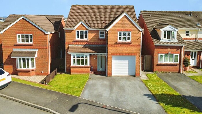 4 Bedroom Detached House For Sale In William Dennis Avenue, Loughor, Swansea, West Glamorgan, SA4