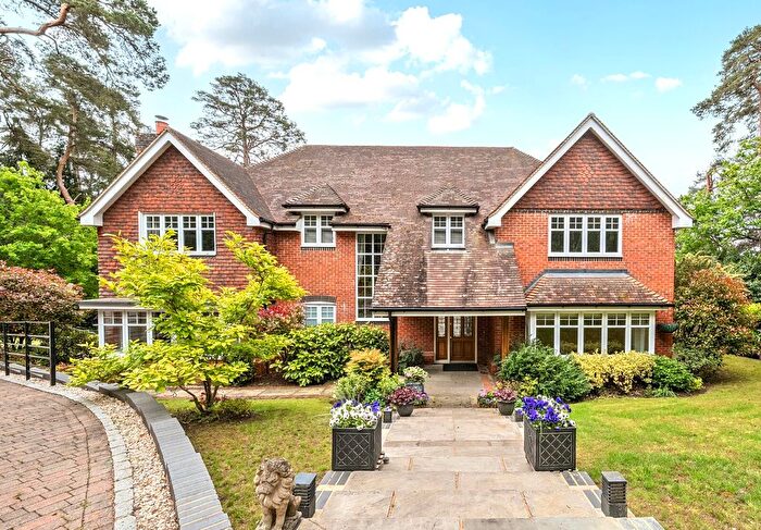 5 Bedroom Detached House For Sale In Parklands Close, Lower Bourne, Farnham, GU9