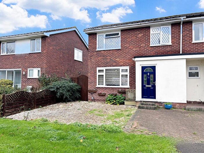 3 Bedroom End Of Terrace House For Sale In Drake Close, Hartford, Huntingdon, PE29