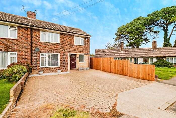 3 Bedroom Semi-Detached House For Sale In Lawrence Avenue, Rustington, Littlehampton, BN16