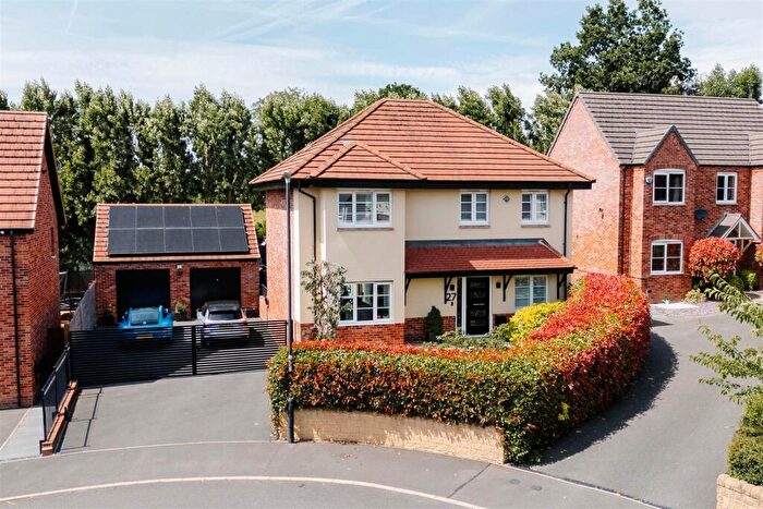 5 Bedroom Detached House For Sale In Pomegranate Road, Chesterfield, S41