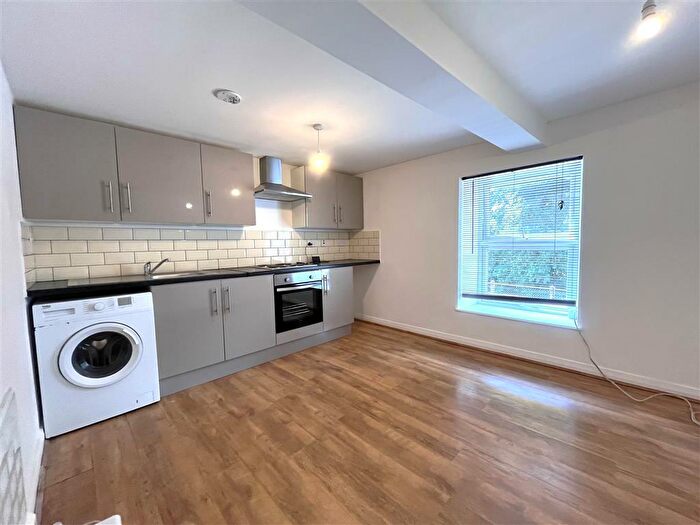 2 Bedroom Flat To Rent In Wisbech Road, Outwell, Wisbech, PE14