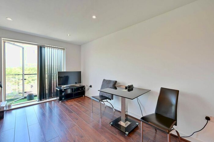 1 Bedroom Flat To Rent In Durnsford Road, Wimbledon, London, SW19