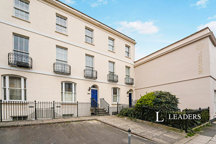 1 Bedroom Flat To Rent In Winchcombe Street, Cheltenham, Gloucestershire, GL52