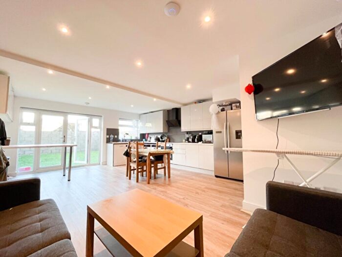 7 Bedroom Terraced House To Rent In Rhymney Street, Cathays, CF24