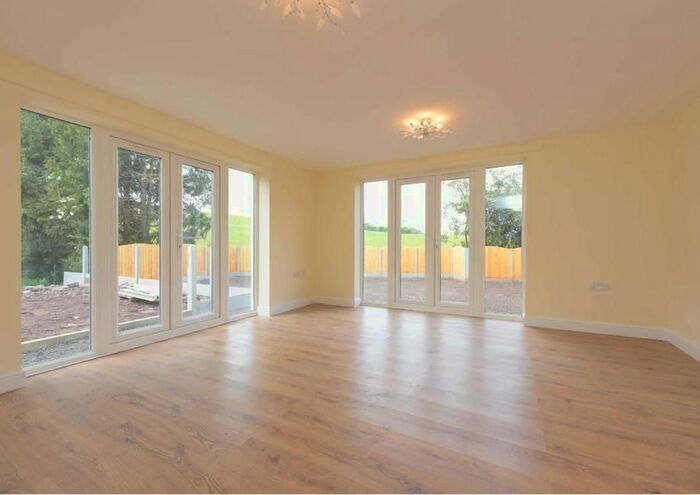 3 Bedroom Property To Rent In Greensforge Lane, Stourton, Stourbridge, DY7