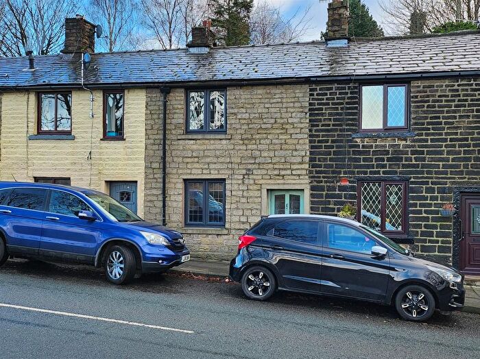 2 Bedroom Property To Rent In Bolton Road North, Ramsbottom, Bury, BL0