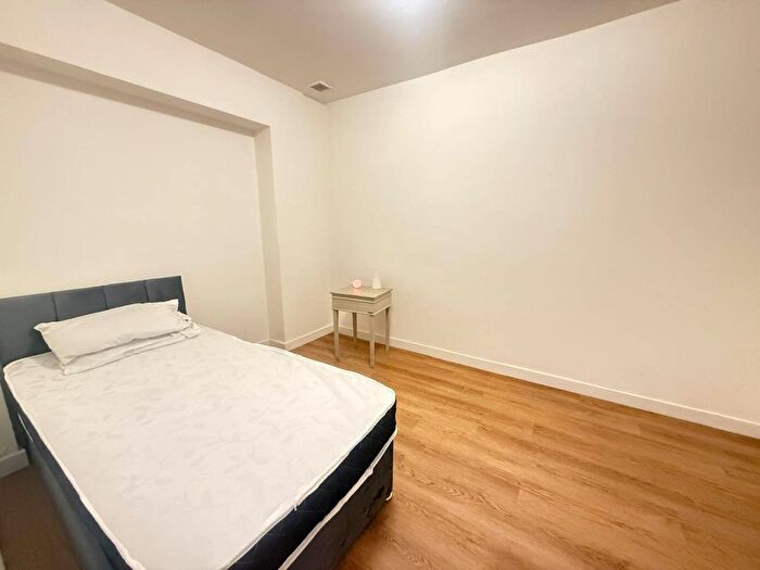 1 Bedroom Flat To Rent In Pinn Close, Uxbridge, UB8