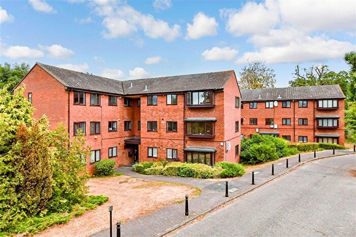 2 Bedroom Flat For Sale In Church Road, Buckhurst Hill, Essex, IG9