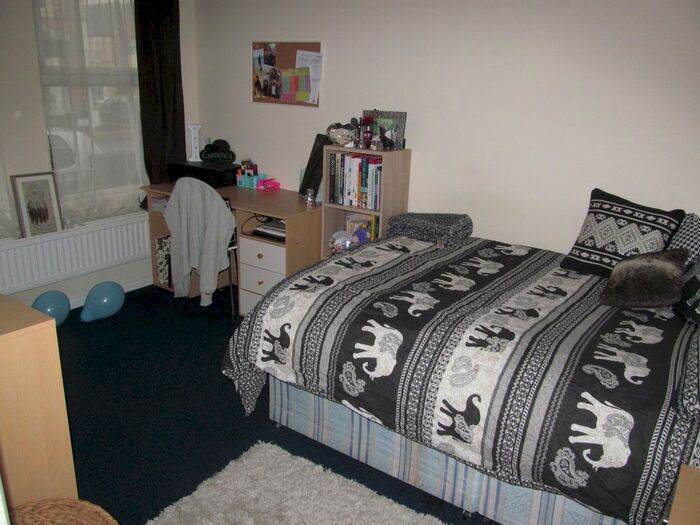 4 Bedroom Terraced House To Rent In Pitcroft Avenue, Reading, RG6