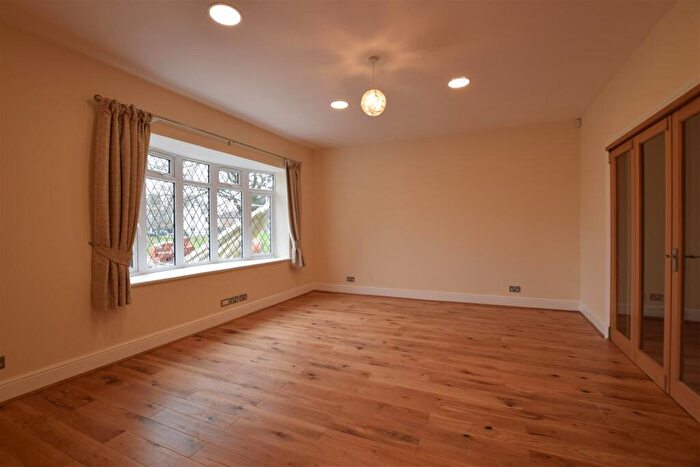 4 Bedroom Semi Detached House To Rent In Weston Green, Thames Ditton, KT7