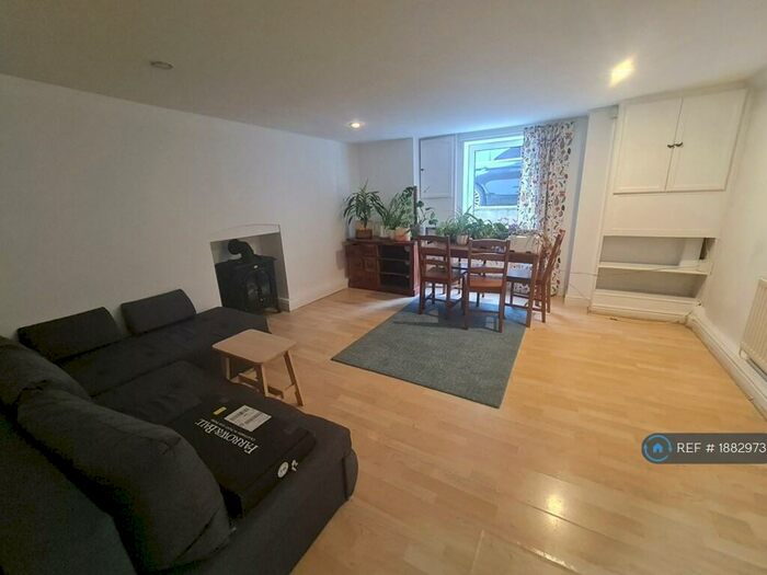 2 Bedroom Flat To Rent In Heaton Rd, Manchester, M20
