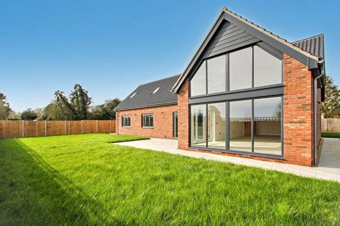 4 Bedroom Detached Bungalow For Sale In The Street, Caston, NR17